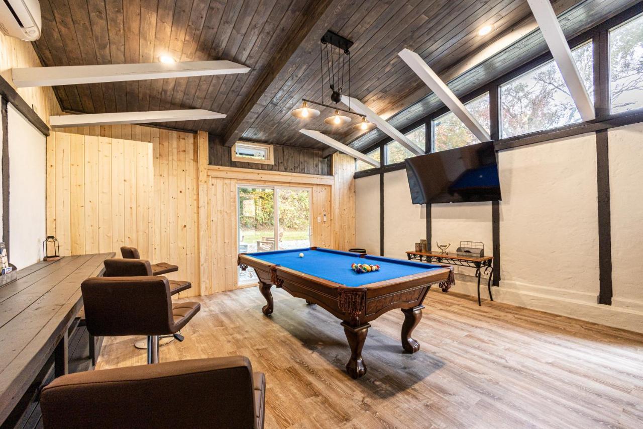 Fun Cabin With Hot Tub, Pool Table & Fire Pit - Big Blue Брайсон-Сити Экстерьер фото